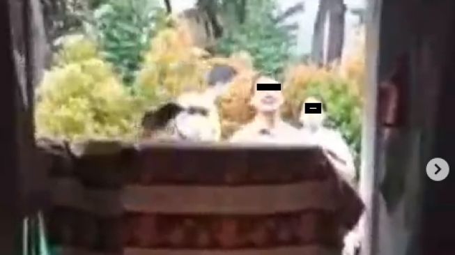 ASTAGA! Satu Keluarga Isoman Kehabisan Obat dan Makanan, Tetangga Malah Mengintimidasi