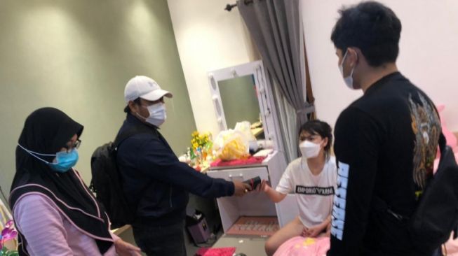 Selebgram RR Dapat Rp30 Juta Setiap Bulan dari Live Bugil