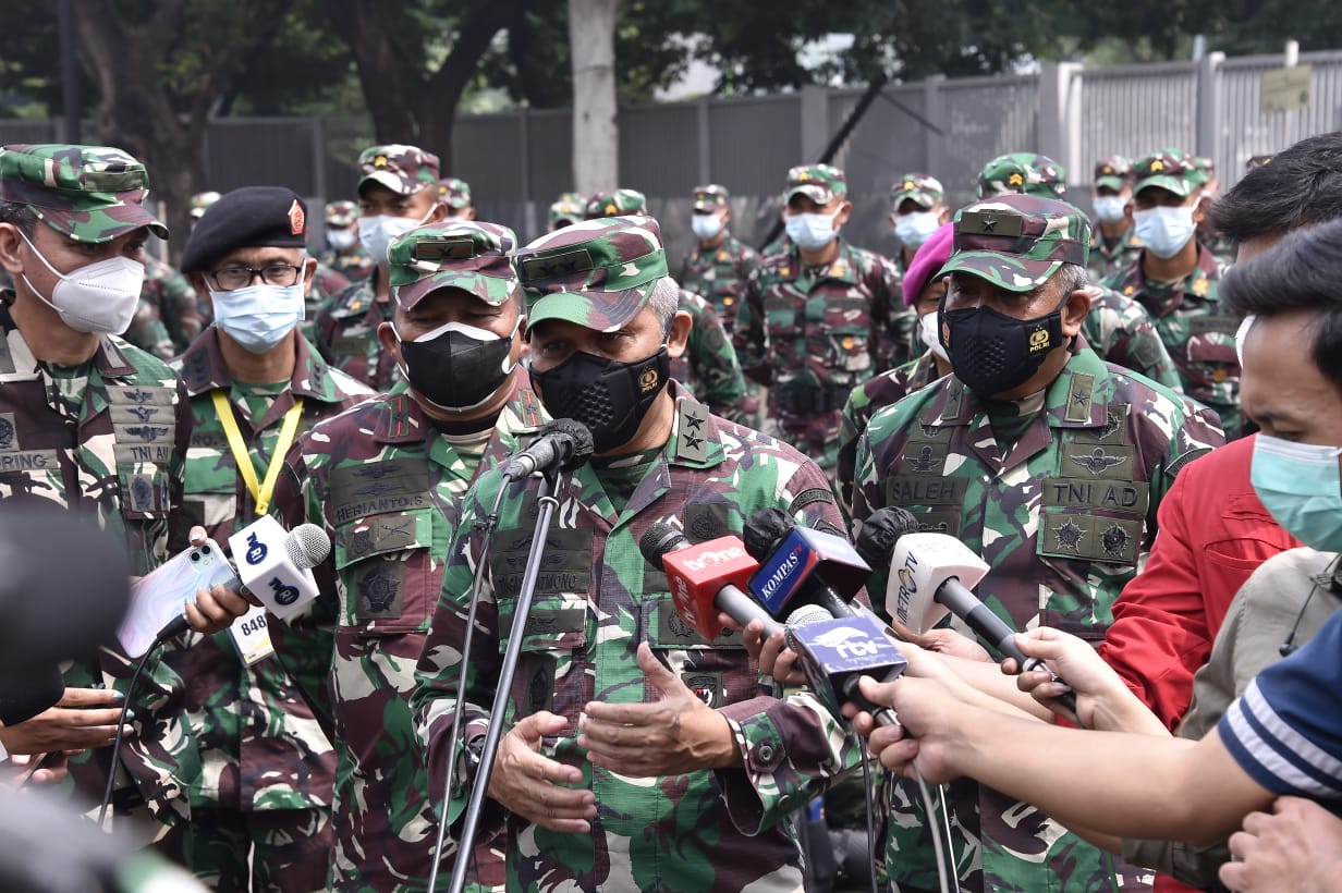 176 Tenaga Kesehatan TNI Tiba di Wisma Atlet Kemayoran