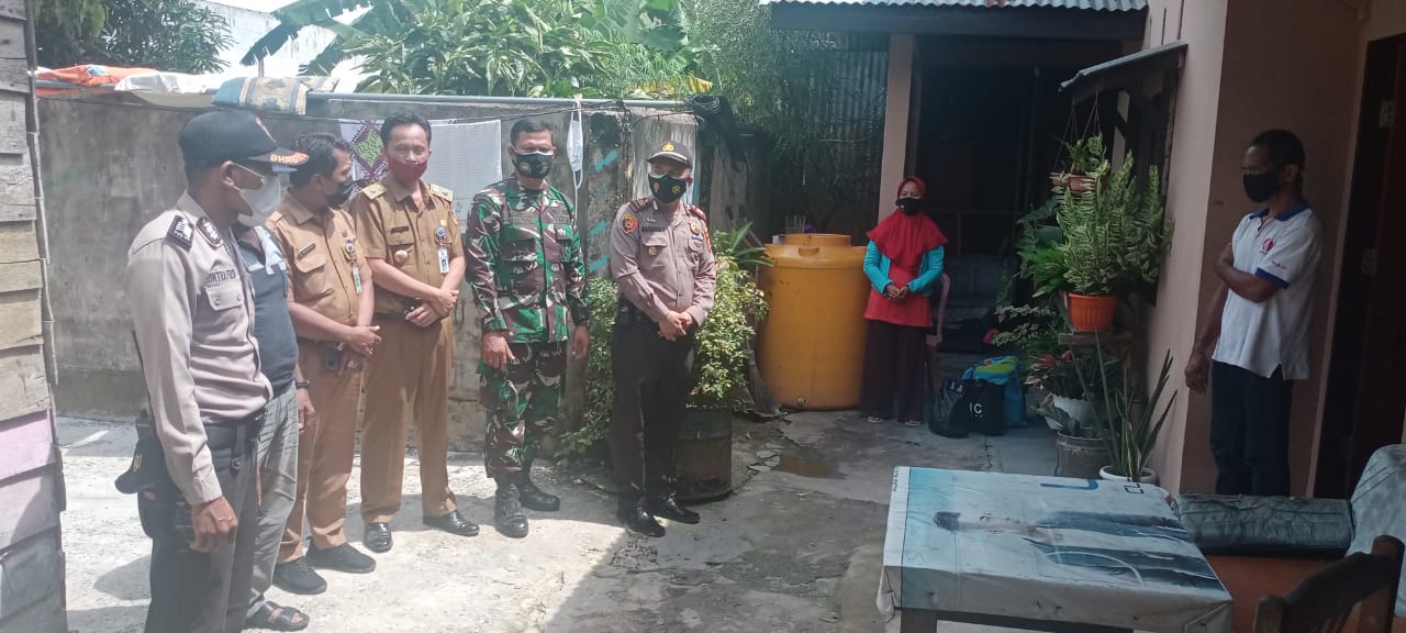 Satgas Covid-19 Evakuasi Seorang Warga Diduga Terpapar Covid-19