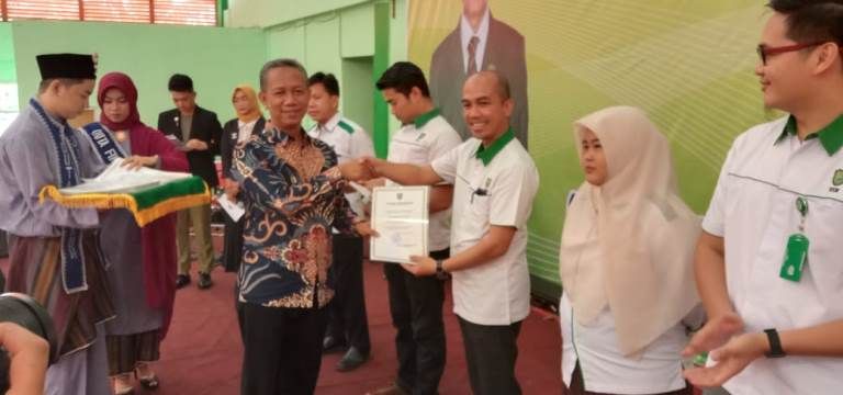 Dies Natalis ke-57, Dosen, Pegawai dan Mahasiswa UIR Terima Rewards