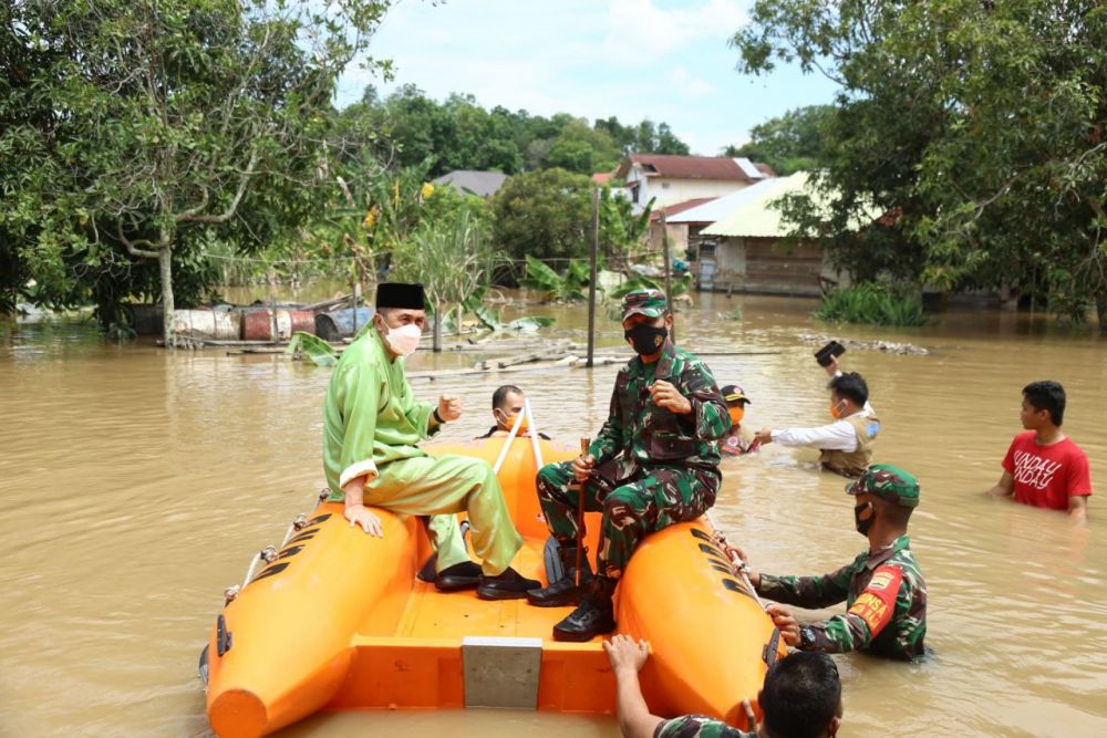 Gubri Minta Petugas Antar Makanan Buka Puasa dan Sahur Untuk Warga di Lokasi Banjir
