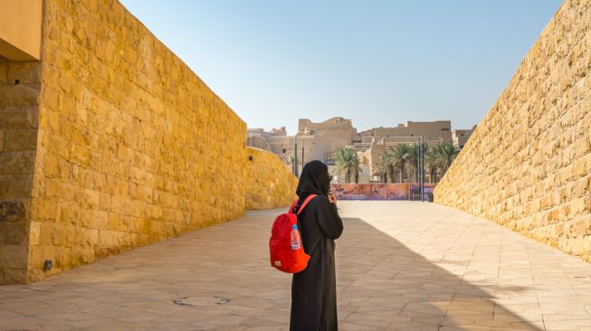 Arab Saudi Keluarkan Visa Turis Buat Perempuan Tanpa Pendamping