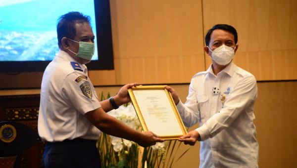 Kemenhub Resmi Serahkan Sertifikat Tipe Pesawat N219 Kepada PT Dirgantara Indonesia