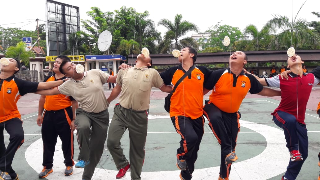 Meningkatkan Kekompakan, Polri dan TNI Olahraga Bersama
