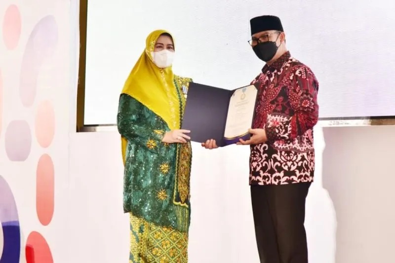 Sukses Intervensi Program Pembangunan, Zulaikha Raih Penghargaan MKK