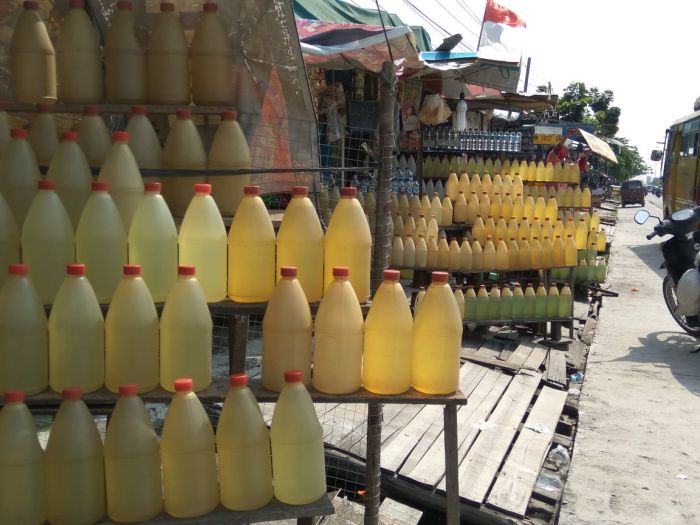 Harga Premium Eceran di Pekanbaru Dipatok Harga Rp10 Ribu per Liter