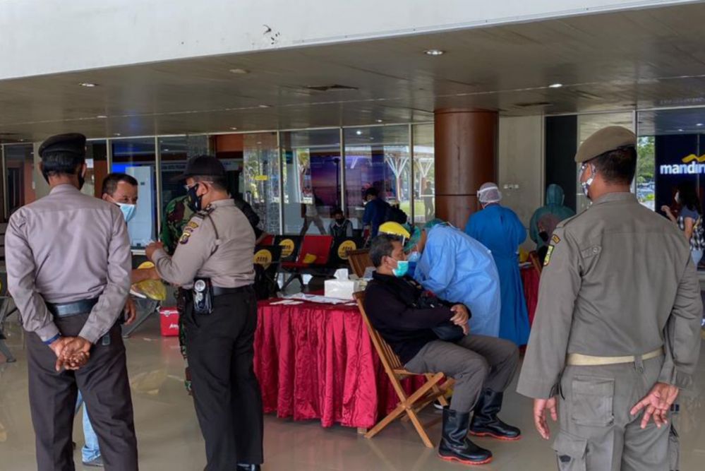Pemeriksaan Rapid Antigen di Bandara SSK II Pekanbaru Ditingkatkan 20 persen