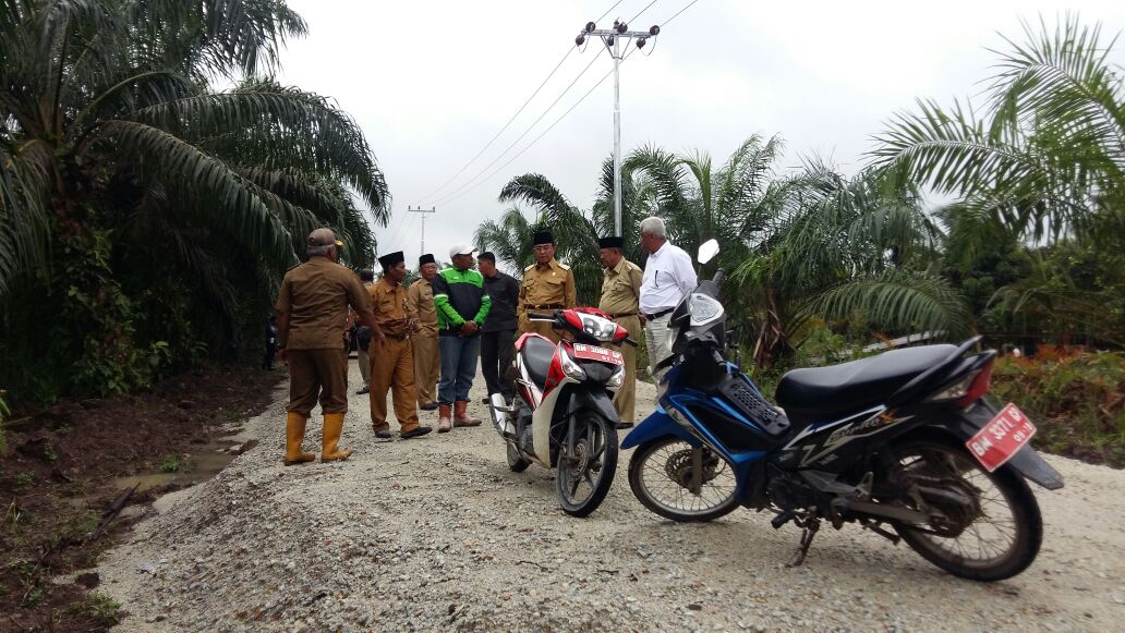 HM Wardan Kecewa Progres Pembangunan Jalan Batang Tuaka - Teluk Pinang Rendah