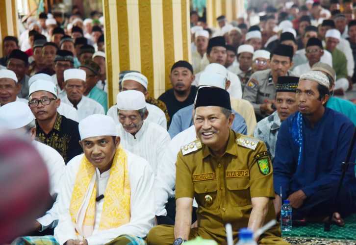 Wabup H.Syamsuddin Uti Hadiri Peringatan Isra' Mi'raj di Mesjid Besar Nurul Hidayah Sungai Salak