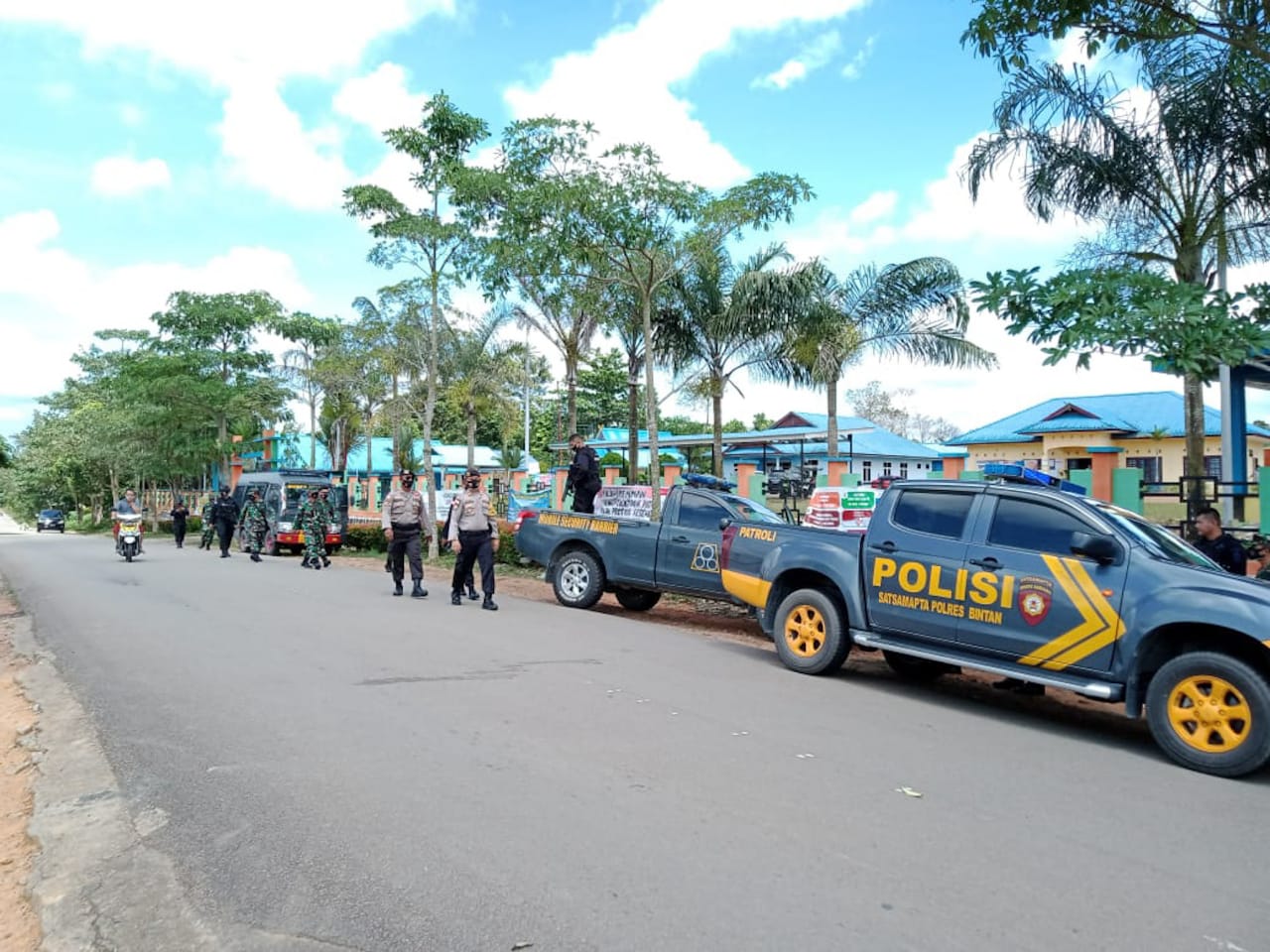 Polres Bintan Bersama TNI dan Batalyon B Pelopor Sat Brimob Polda Kepri Gencarkan Patroli Skala Besar Saat Pilkada Berlansung