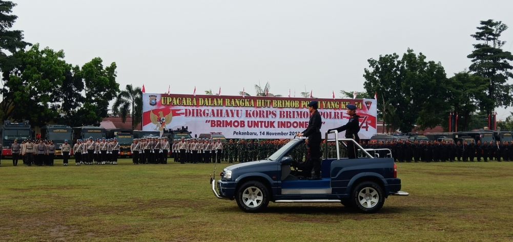 Kapolda Riau Pimpin Upacara Hut Korps Brimob Polri Ke-74