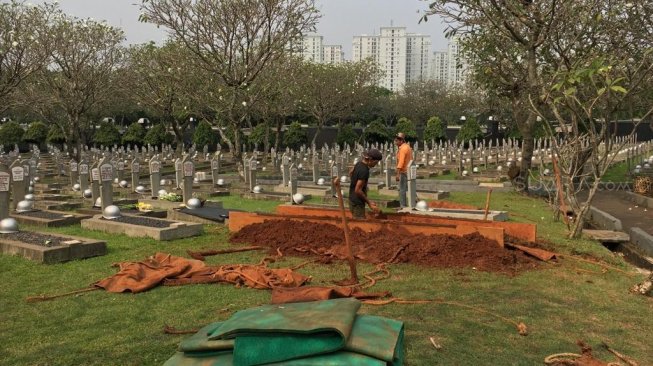 Ani Yudhoyono Dimakamkan Disamping Ainun