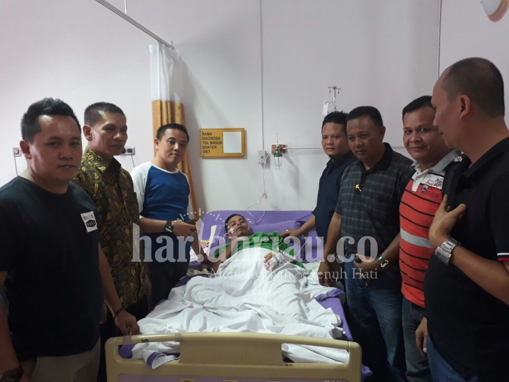 Group WA TBB Santuni Warga Tanjung yang Sakit Sebagai Wujud Silaturrahmi