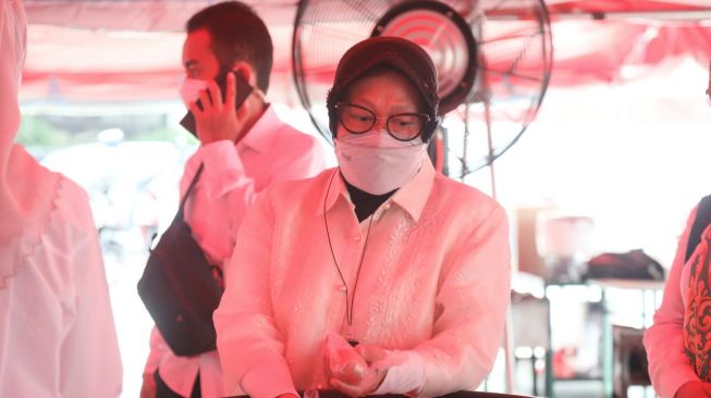 Kang Tamil Menyindir Risma Bagi-Bagi Telur Rebus: Prestasi Luar Biasa, Bisa Bikin Nyapres!