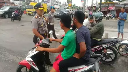 Melancarkan Arus Mudik, Polisi Berjaga di Garuda Sakti