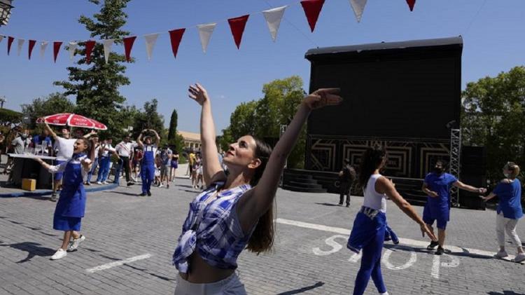 Izinkan Warga Lepas Masker, Italia Mengumumkan Bebas dari Pandemi Covid-19