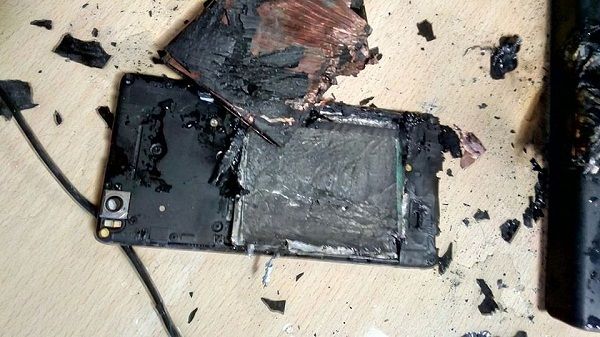 Setelah Terjadi Di India,  Ponsel Xiaomi Kembali Terbakar Di China