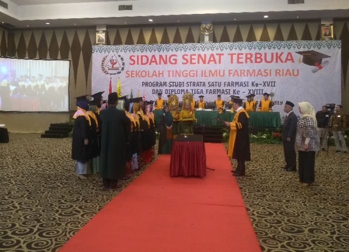 Stifar Riau Wisuda 68 Mahasiswa