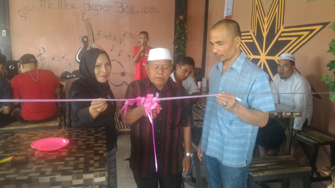 Dapoer Ayam Penyet TC Launching Caffe Mr Mrs Baper Boss di Lantai Dua