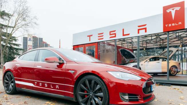 Tesla Ciptakan Baterai Teknologi Tinggi, Tembus Sejuta Km