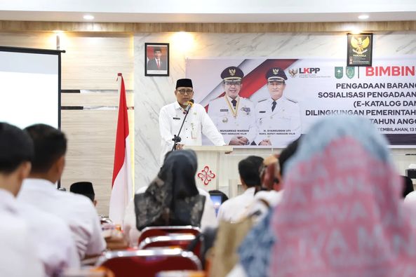 Bupati Inhil Buka Bimtek Pengadaan Barang/Jasa Pemerintah