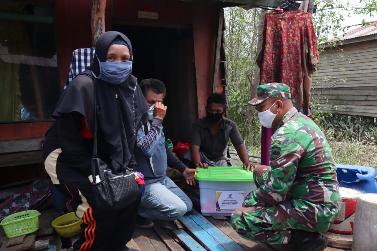 Kodim 0314 Inhil Serahkan Bantuan Kepada Masyarakat