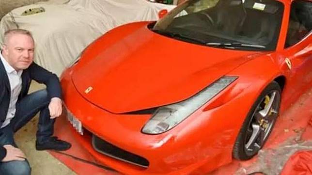 Ferrari Hantam Lubang, Pemiliknya Tuntut Pemerintah Rp165 Juta