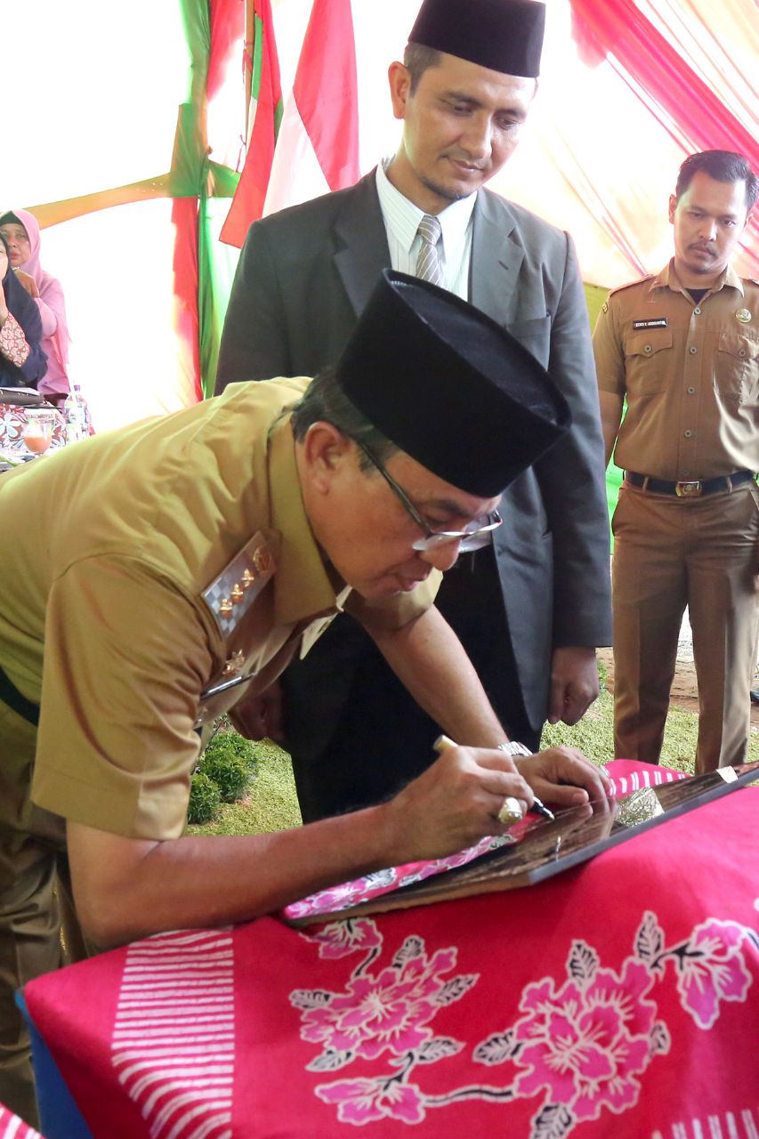 HM Wardan Lakukan Peletakan Batu Pertama Pembangunan Masjid Di PMIP