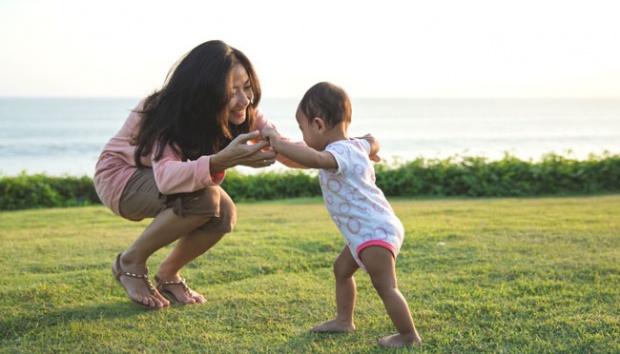 Cara Efektif Anak Cepat Belajar Berjalan