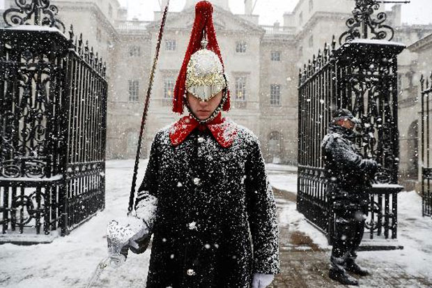 Badai Salju Terjang Inggris dan Irlandia