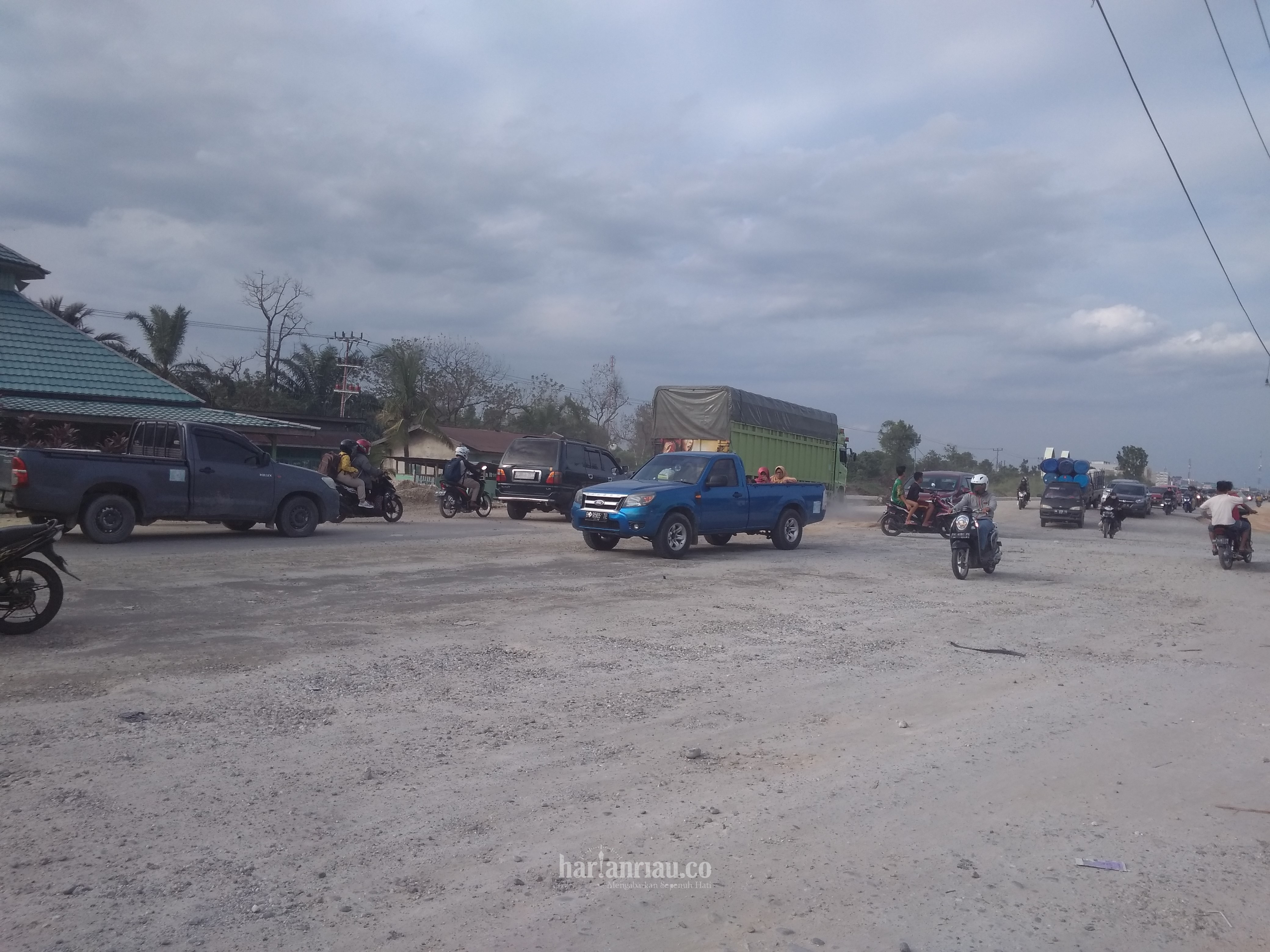 Warga Harapkan Pelebaran Jalan Perbatasan Pekanbaru – Kampar Cepat Selesai