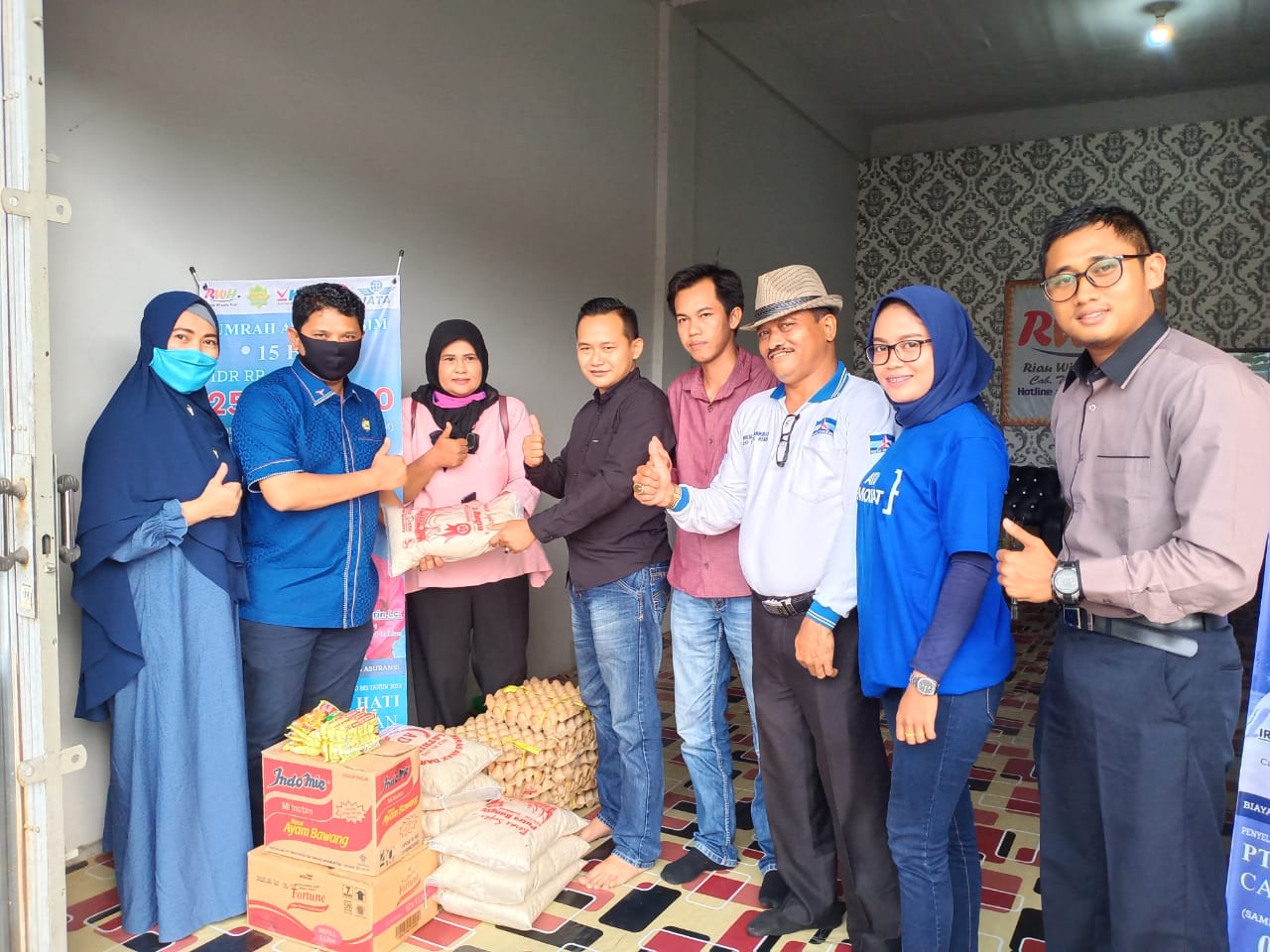 Peduli Covid-19, Demokrat Distribusikan Sembako Kepada Wartawan di Kuansing