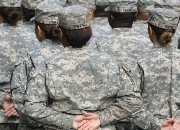 Ratusan Foto Telanjang Militer Wanita Amerika Serikat Beredar