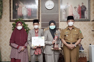 Harumkan Nama Kabupaten Inhil di STQ Nasional, Dua Orang ini Dapat Bonus dari Bupati HM Wardan