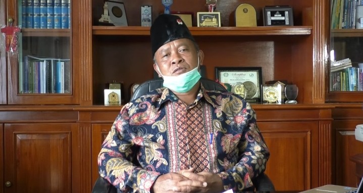 Rektor UIN Suska Riau Diberhentikan
