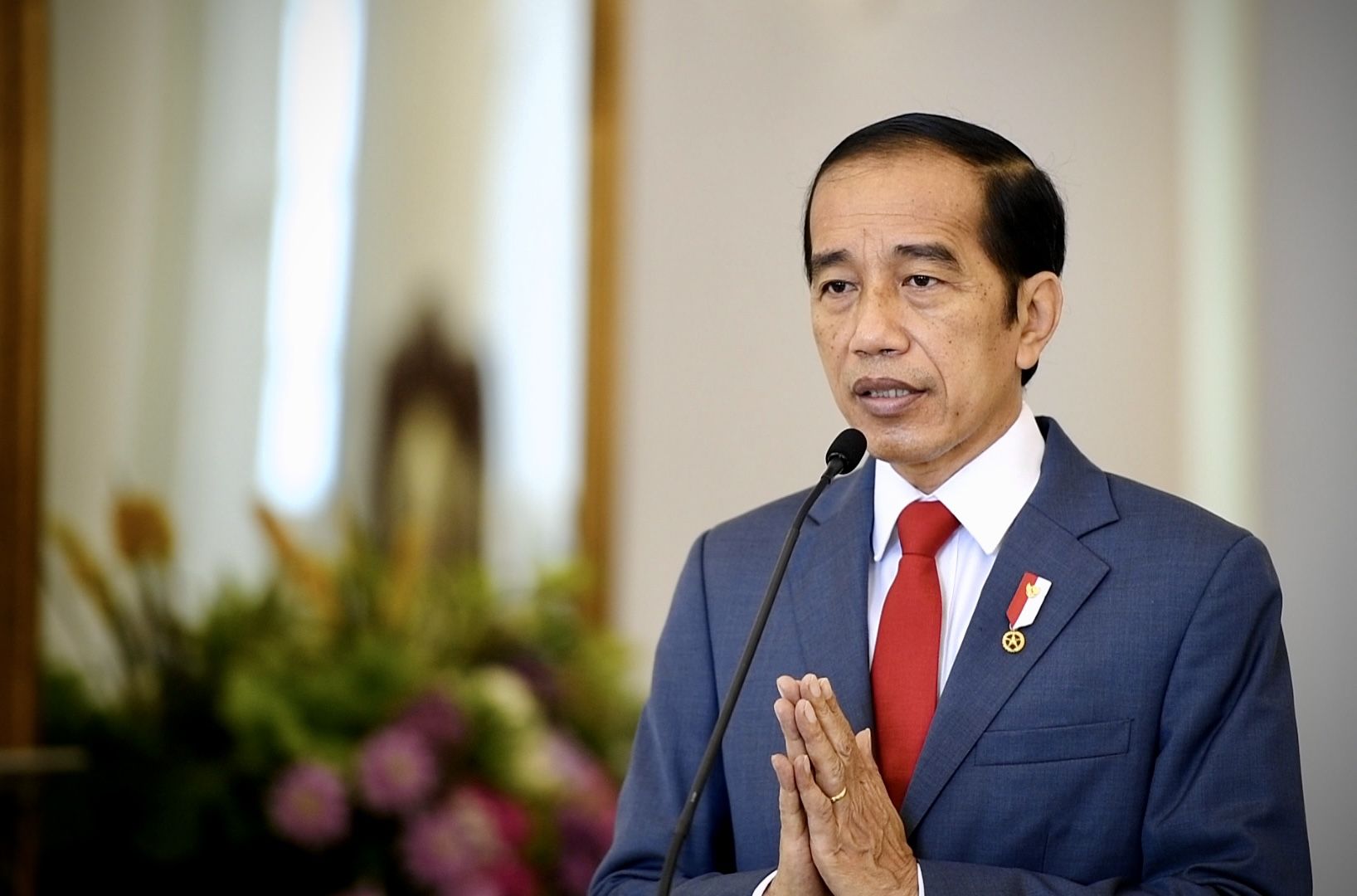 Presiden Jokowi Kasih BLT Rp1,2 Juta per Orang