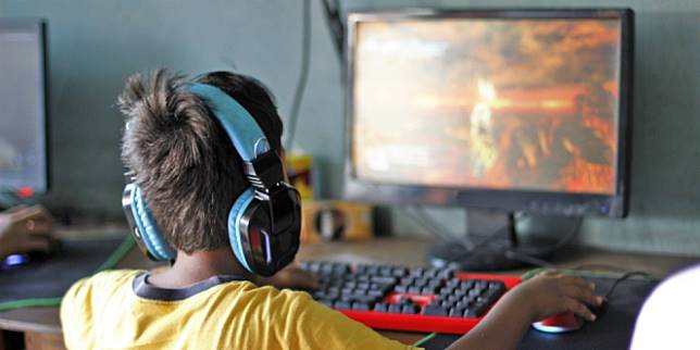 Anak Kuras Tabungan Ibu Rp323 Juta untuk Game Online
