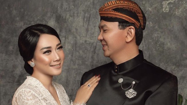 Foto Pernikahan Ahok dan Puput Akhirnya Muncul, Berbusana Pengantin Jawa