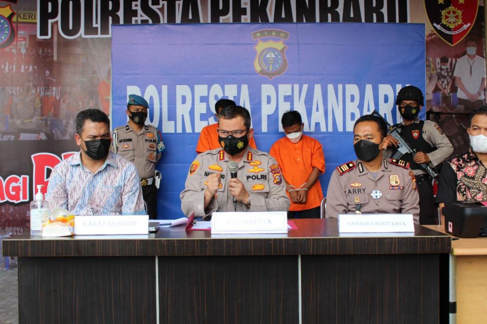 Warga Pekanbaru Dibekuk Polisi Gegara Palsukan Surat PCR COVID-19 untuk Pergi ke Jakarta