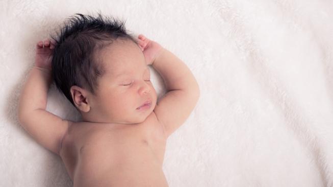 Empat Manfaat Tunda Mandikan Bayi Setelah Lahir