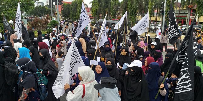 Ribuan Peserta Aksi Bela Islam II Kecam Pembakaran Bendera Tauhid