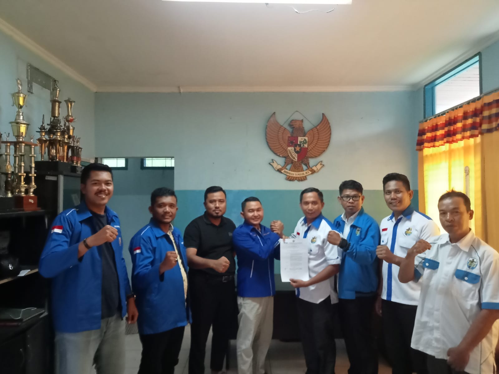DPD KNPI Riau Serahkan SK Karateker Kabupaten Inhil