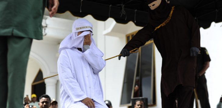 Suami Istri Non Muslim Rela Terima Hukuman Cambuk