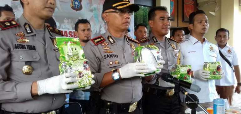Polisi Pekanbaru Sita sabu-Sabu Kemasan Teh China
