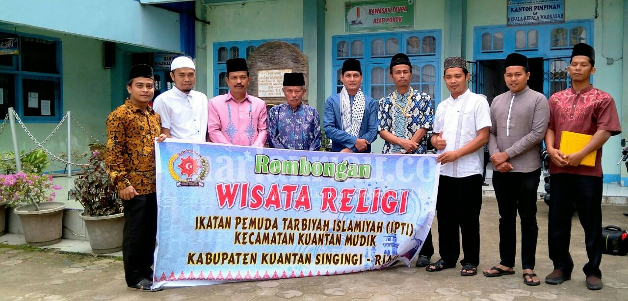 Ini Alasan IPTI Kuantan Mudik Berziarah ke Makam Syekh Sulaiman Arrasuli