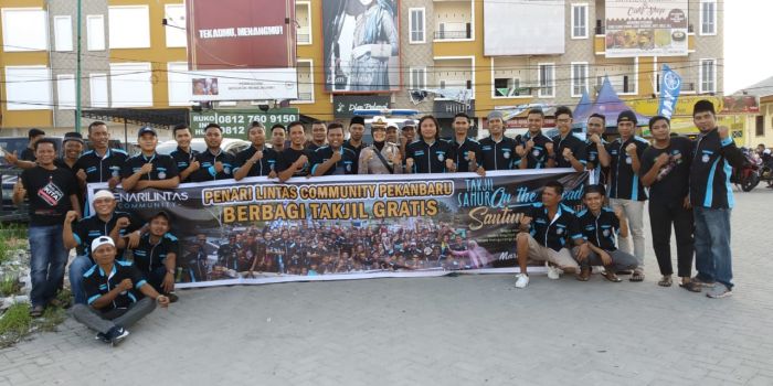 PLC Pekanbaru Berbagi Takjil dan Adakan Santunan Anak Yatim