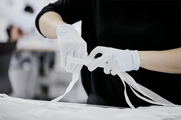 Louis Vuitton Memulai Produksi Baju Rumah Sakit di Ruang Pamernya