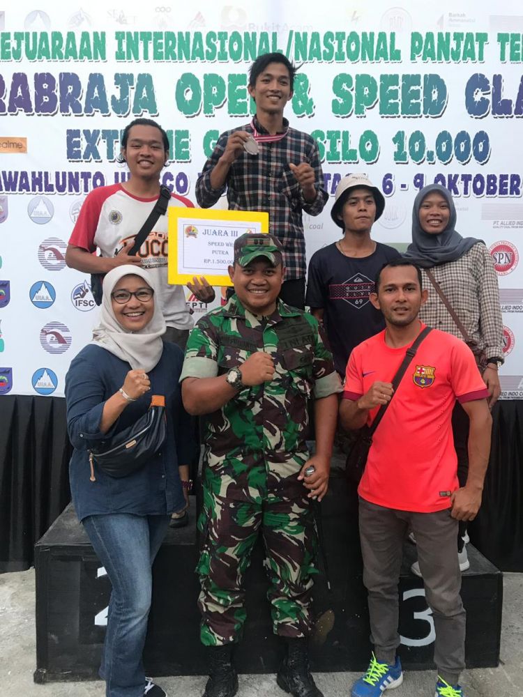 UKM Olahraga Sport Climbing UIN Suska Riau Raih Juara III Wirabraja Open
