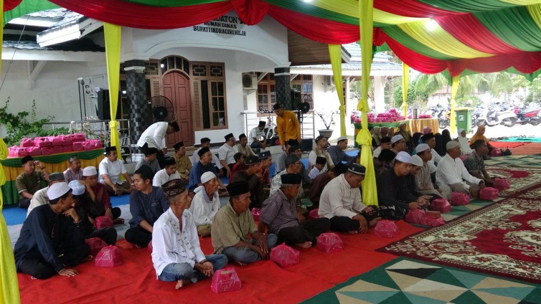 Pererat Ukhuwah di Bulan Suci, Bupati Inhil Gelar Buka Puasa Bersama di Kediaman